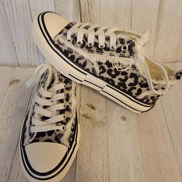 💥WINTER SALE💥GYPSY JAZZ/VERY G- DAKO LEOPARD DISTRESSED SNEAKERS - Picture 3 of 9